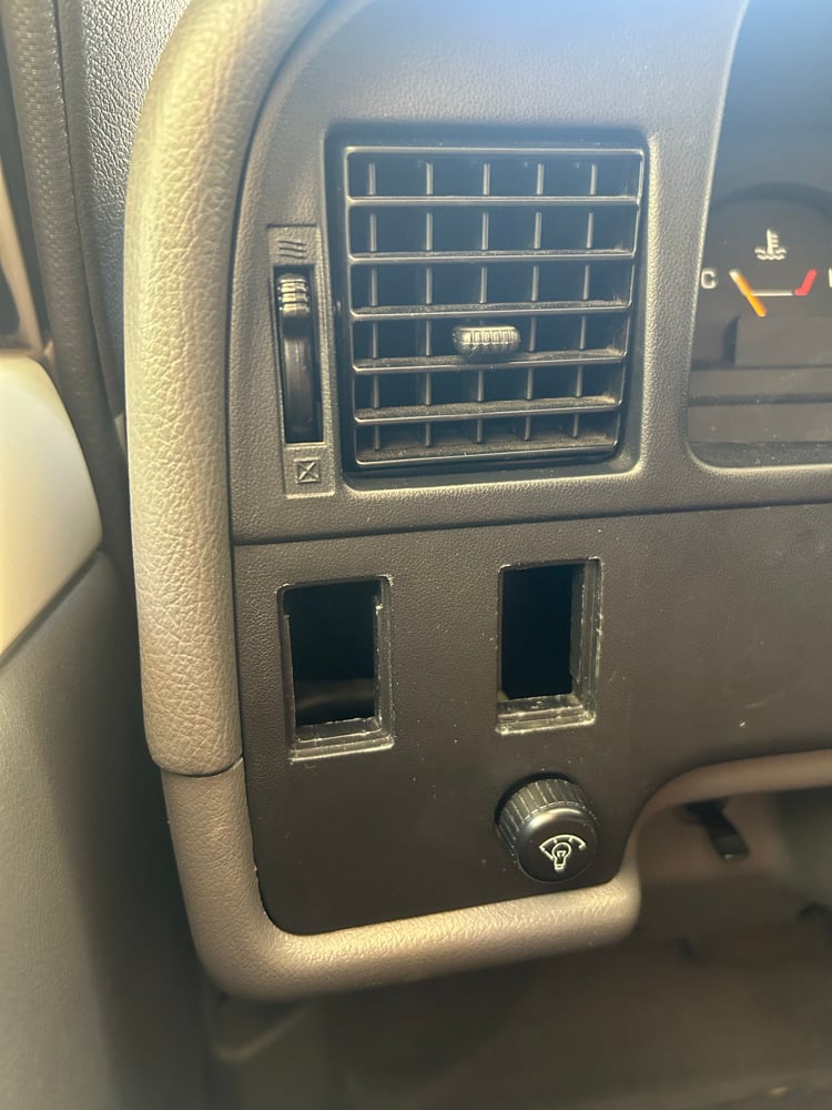 1989-1995 Toyota Pickup/4Runner Drivers Cupholder 