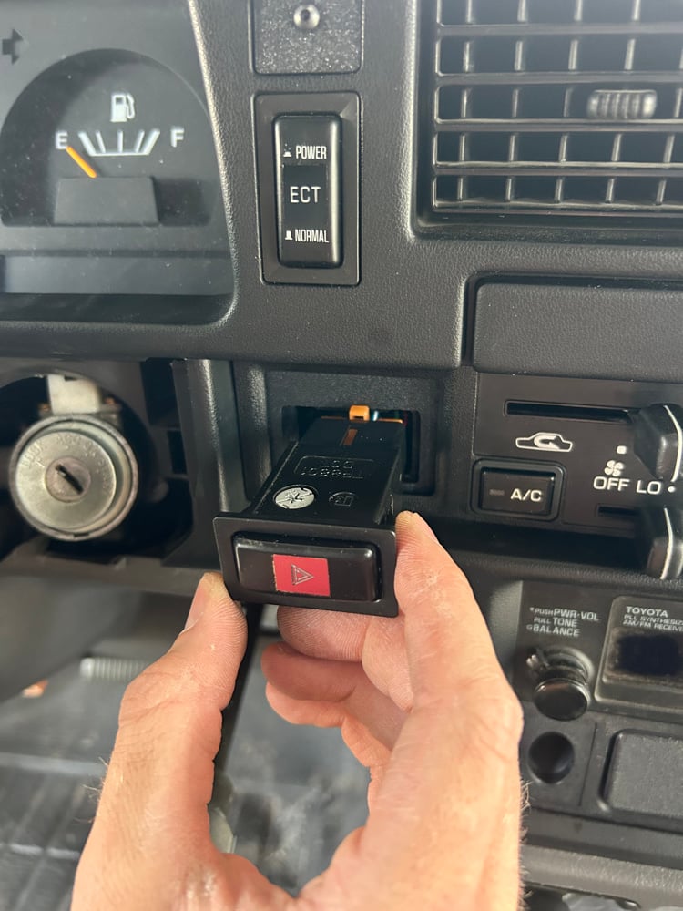 1990-1995 Toyota Pickup and 4Runner Clock Delete 
