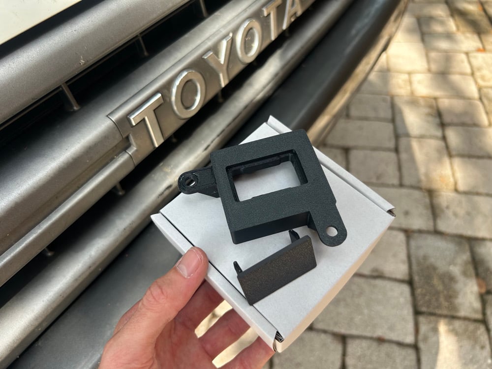 1990-1995 Toyota Pickup and 4Runner Clock Delete 