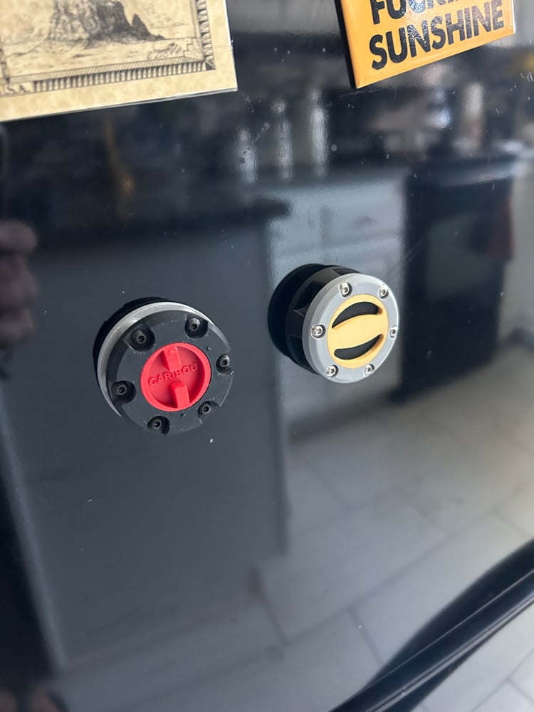 Locking Hub Fridge Magnet